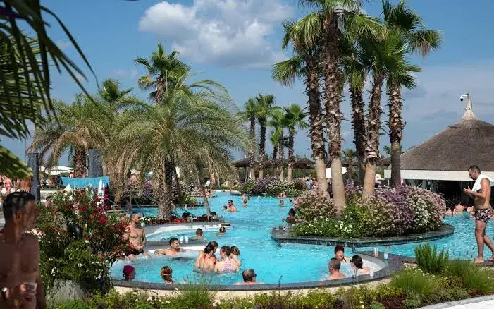How to Avoid Overcrowded Spa Resorts: Strategic Planning Guide